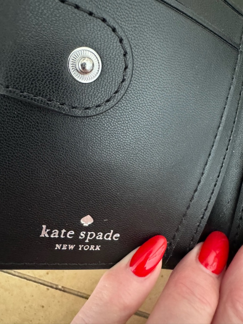 KATE SPADE SAFFIANO MEDIUM BIFOLD WALLET - Picture 5 of 9
